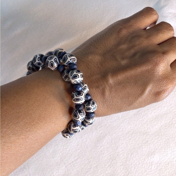 Elegant African Tribal Black, Blue, & White Necklace, Bracelet, & Earring Set - Picture 9 of 9